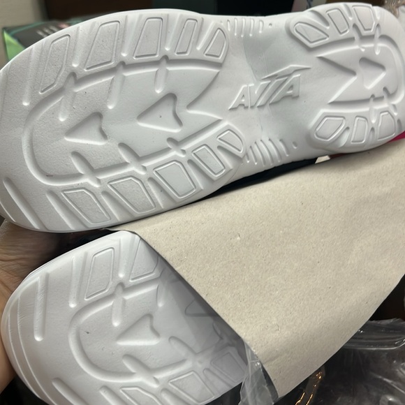 New gray Avia men’s sandals size 11 very comfortable - Picture 6 of 6